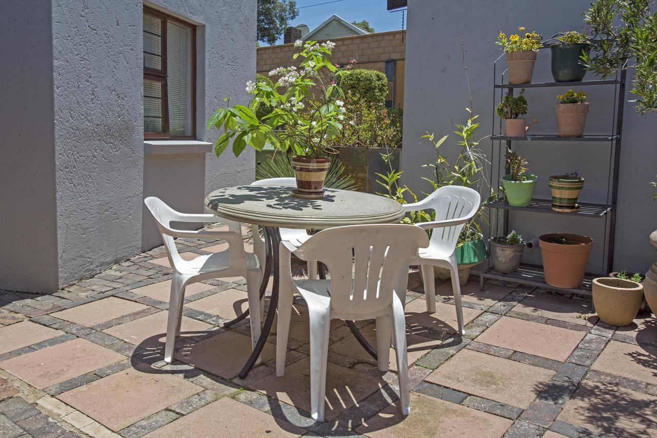 Spacious Garden Cottage Johannesburg Exterior foto